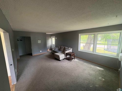 2835 8th Ave E, Hibbing, MN, 55746-2545 | Card Image