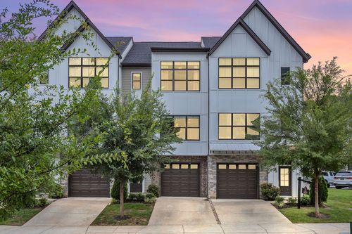 204 Stonecrest Cir, Nashville, TN, 37209-5272 | Card Image