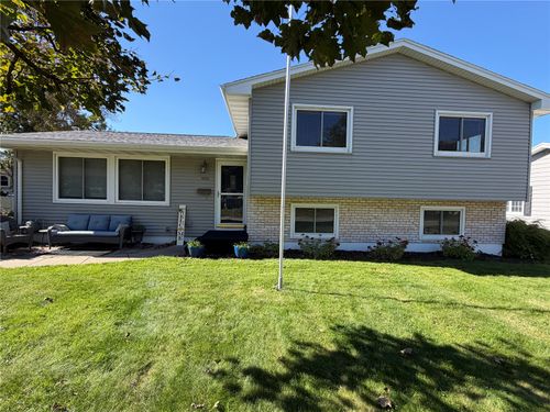 1930 Cach Ln Sw, Cedar Rapids, IA, 52404-5613 | Card Image