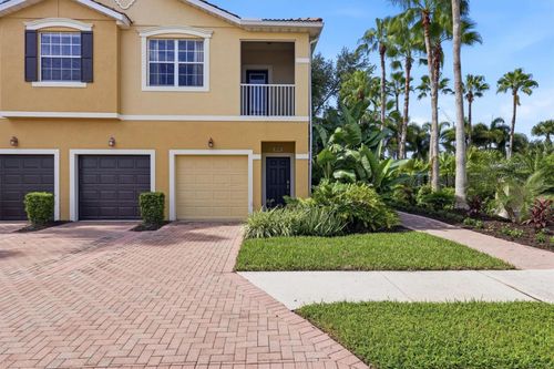 17-203-8098 Moonstone Dr, SARASOTA, FL, 34233-3315 | Card Image