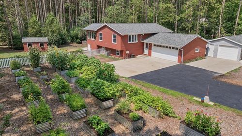 4057 St Francis Park Drive, SUAMICO, WI, 54313 | Card Image