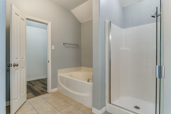 815 Creekside Dr, House other with 4 bedrooms, 2 bathrooms and null parking in Little Elm TX | Image 18