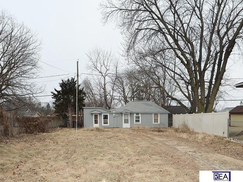 2330 N 69th St, Omaha, NE, 68104-3802 | Card Image
