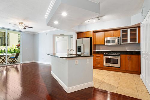 apt-542-600 S Dixie Hwy, West Palm Beach, FL, 33401-5852 | Card Image