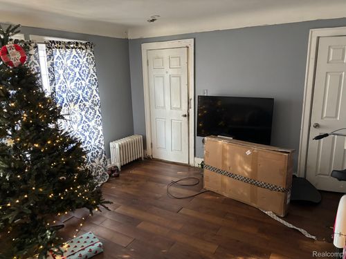 24 Linden St, River Rouge, MI, 48218-1347 | Card Image