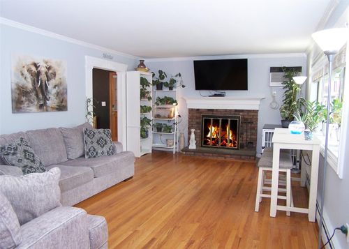 264 N 5th St, Ronkonkoma, NY, 11779-3705 | Card Image