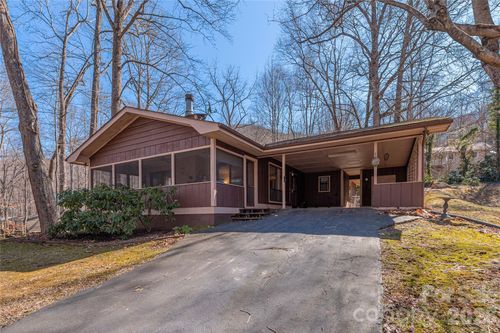 33 Ash Dr, Maggie Valley, NC, 28751-8780 | Card Image