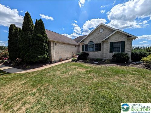 2733 Buss Rd, Bath, PA, 18014-9071 | Card Image