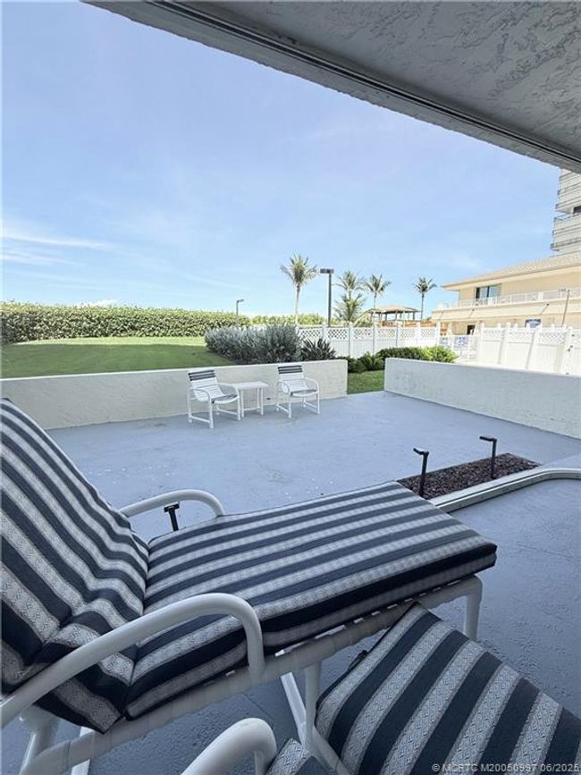 7 - 10600 S Ocean Dr, Condo with 2 bedrooms, 2 bathrooms and null parking in Jensen Beach FL | Image 17