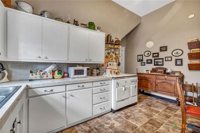 KITCHEN CONTINUES | Image 18