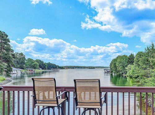 116 Deer Creek Dr, Moneta, VA, 24121-3400 | Card Image