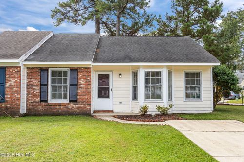 2500 Willow Crest Ct, Midway Park, NC, 28544-1624 | Card Image