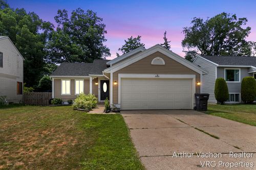 5525 Osborne Ave Se, Kentwood, MI, 49548-5878 | Card Image
