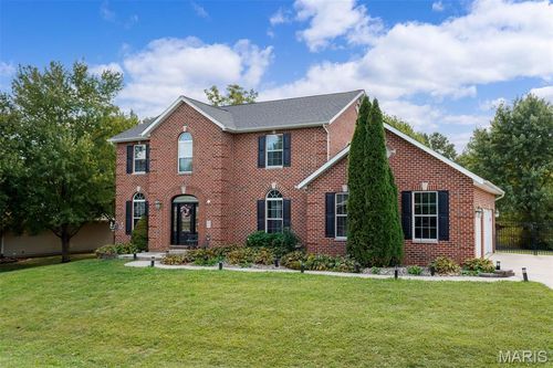 4 Hill Valley Dr, Pocahontas, IL, 62275-3658 | Card Image