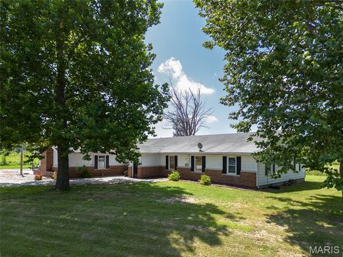 8615 Snell Ln, Carlinville, IL, 62626-2306 | Card Image