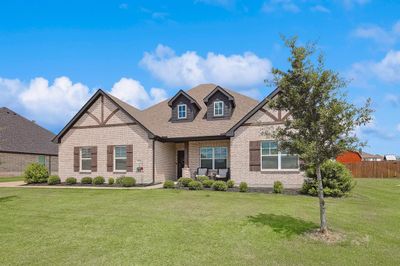 View of front of property with a front lawn | Image 3