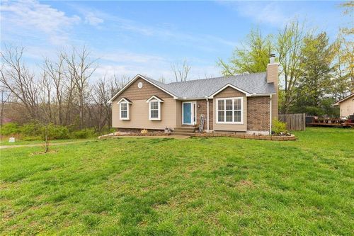 1208 Cheatham Ct, Warrensburg, MO, 64093-9500 | Card Image