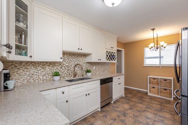 Plenty of cabinetry | Image 14