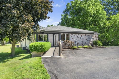 155 E Cross St, Clarksville, MI, 48815-9621 | Card Image