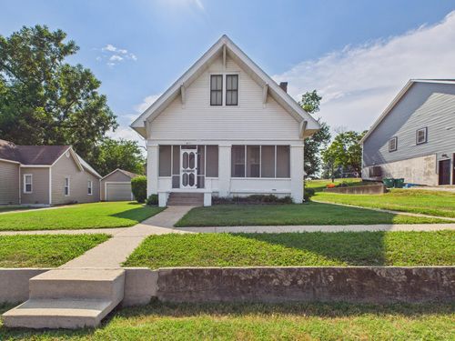 611 Cedar Ave, Cabool, MO, 65689-9160 | Card Image