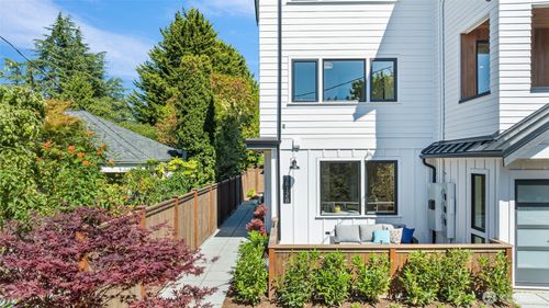 b-3812 31st Ave W, Seattle, WA, 98199-1714 | Card Image