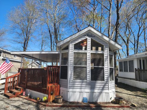 42 Pierce Rd, Preston, CT, 06365-8122 | Card Image