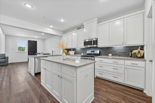 685 Watersedge Ct, Lewisville, TX, 75067-7868 | Card Image