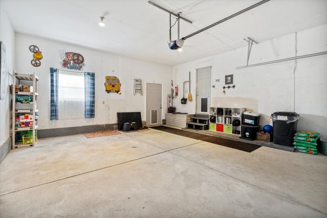 2 car garage | Image 30