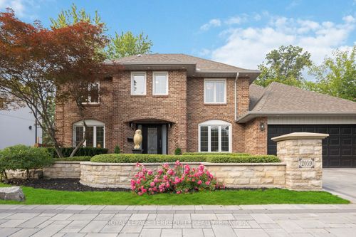 2059 Shawanaga Trail, Mississauga, ON, L5H3Z3 | Card Image