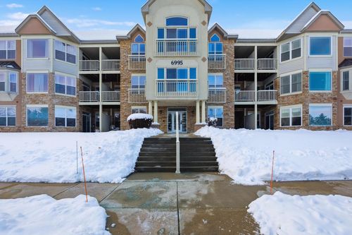 s-211-6995 S Riverwood Boulevard, Franklin, WI, 53132 | Card Image