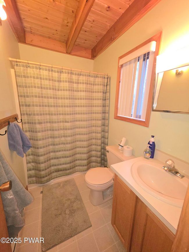 Primary Bathroom | Image 13