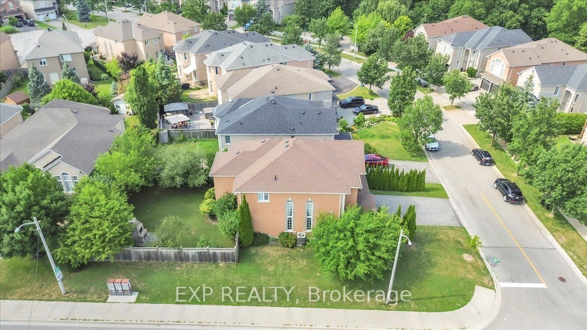 Residential in Richmond Hill 3