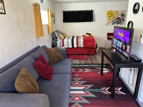 b-308 S 10th St, Las Vegas, NV, 89101-5522 | Card Image