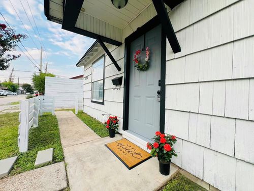 2210 Detering St, Houston, TX, 77007-1920 | Card Image
