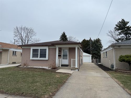 5722 Centralia St, Dearborn Heights, MI, 48127-2931 | Card Image