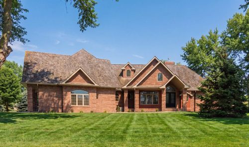 942 Spyglass Cir, Dakota Dunes, SD, 57049-5101 | Card Image