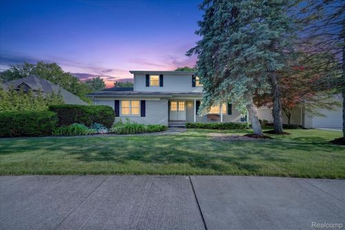 18178 22 Mile Rd, Macomb, MI, 48044-1618 | Card Image