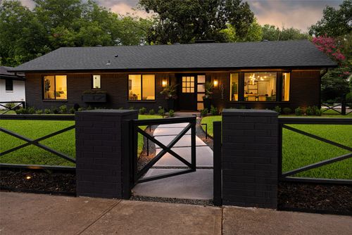 10262 Vinemont St, Dallas, TX, 75218-2254 | Card Image