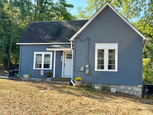 305 E Webster Ave, Ava, MO, 65608-5290 | Card Image