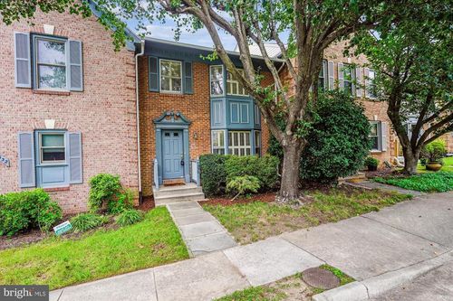7330 Mallory Cir, ALEXANDRIA, VA, 22315-4705 | Card Image