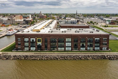 unit-357-401 W Shoreline Dr, Sandusky, OH, 44870-0914 | Card Image