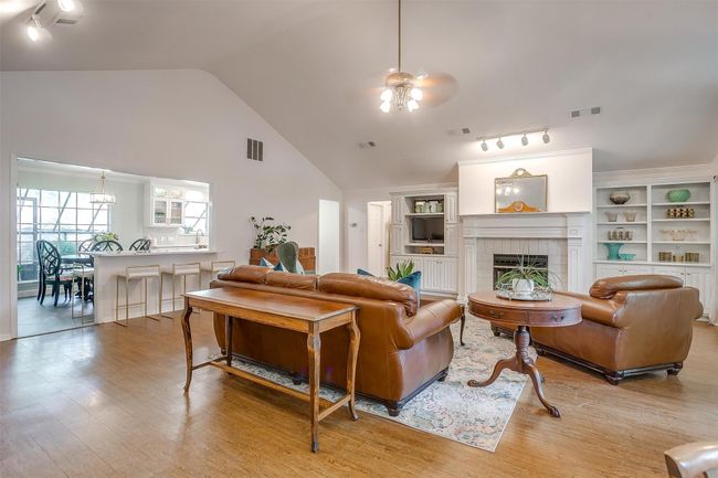 512 N Parkridge Dr, House other with 4 bedrooms, 3 bathrooms and null parking in Mansfield TX | Image 8