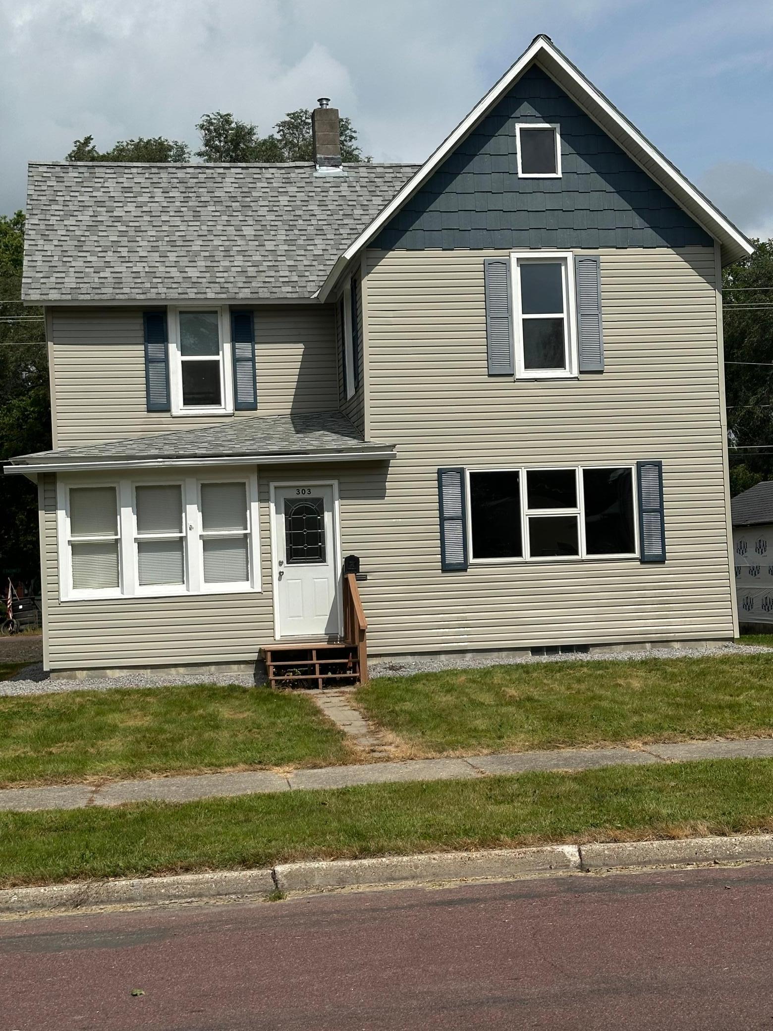 Wyoming St, Redwood Falls, MN 56283