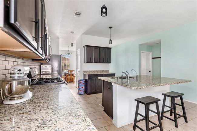 Lots of prep space! | Image 14