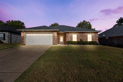 1506 Clover Lane, House other with 4 bedrooms, 2 bathrooms and null parking in Granbury TX | Image 2