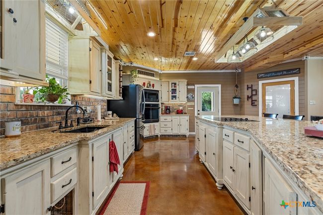 655 Hwy 236, Home with 3 bedrooms, 2 bathrooms and null parking in Moody TX | Image 8