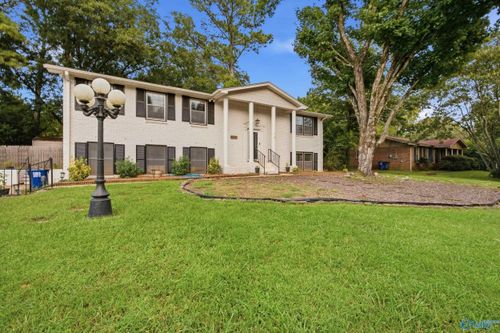 5609 Alta Dena St Sw, Huntsville, AL, 35802-1611 | Card Image