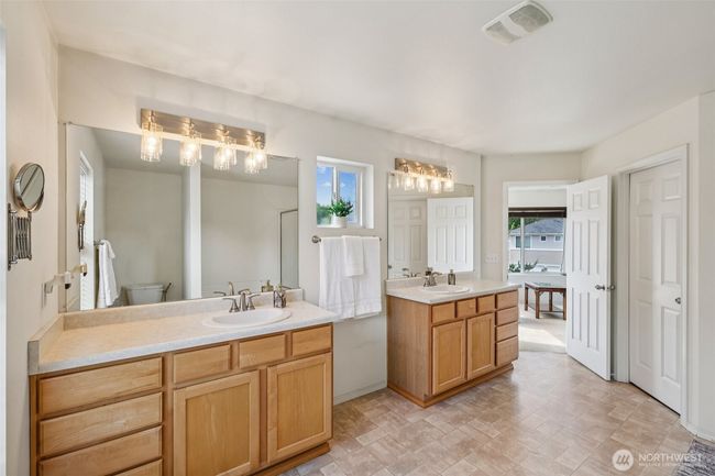 29709 217 Th Pl Se, House other with 3 bedrooms, 3 bathrooms and 2 parking in Kent WA | Image 28