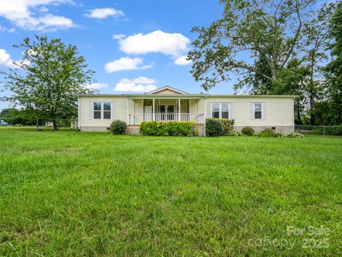 355 Staton Rd, Flat Rock, NC, 28731-9671 | Card Image