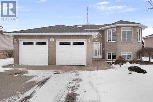 9 Sandy Lake Dr, Leamington, ON, N8H5J1 | Card Image